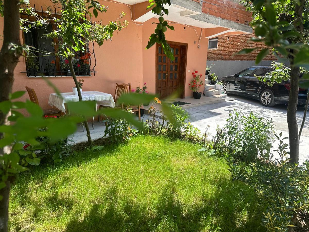Guri Guest House Pogradec Exterior foto