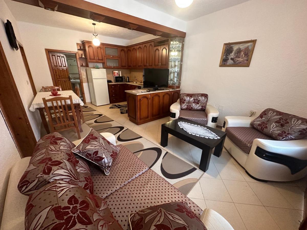Guri Guest House Pogradec Exterior foto